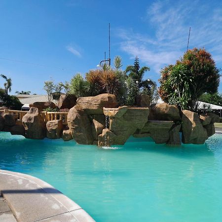 Klir Waterpark Resort And Hotels Guiguinto Exterior foto