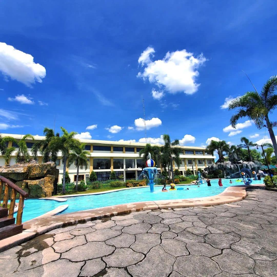 Klir Waterpark Resort And Hotels Guiguinto Exterior foto