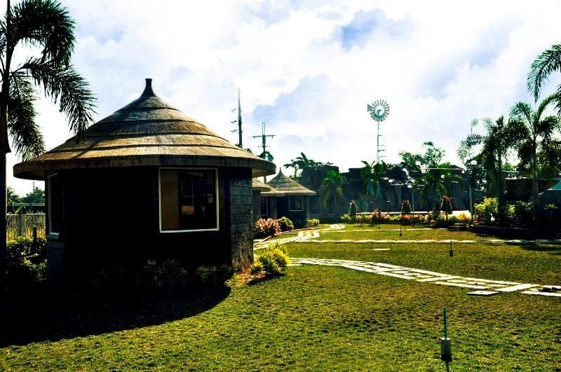 Klir Waterpark Resort And Hotels Guiguinto Exterior foto
