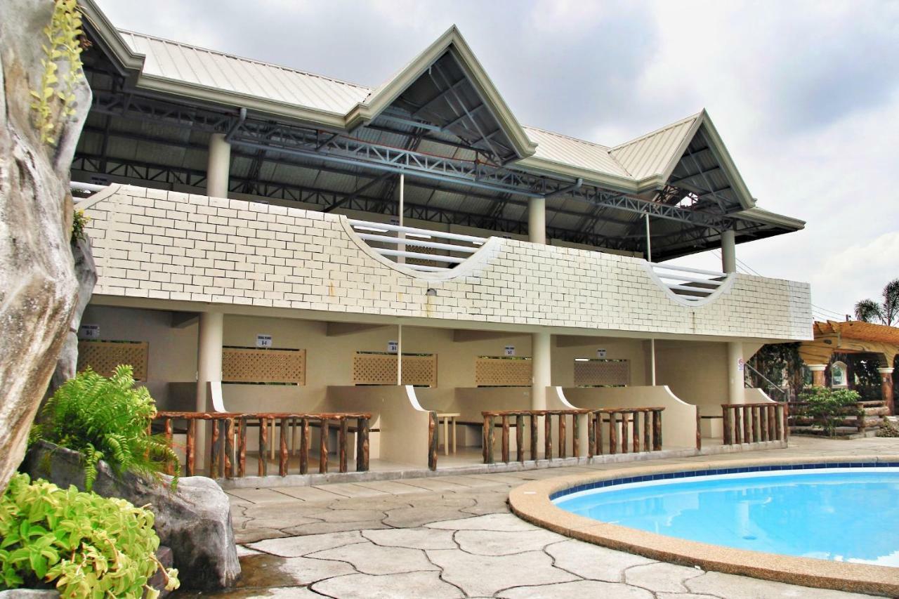 Klir Waterpark Resort And Hotels Guiguinto Exterior foto